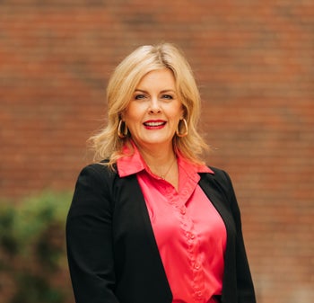 Portrait of Melody Rackley, Broker Associate